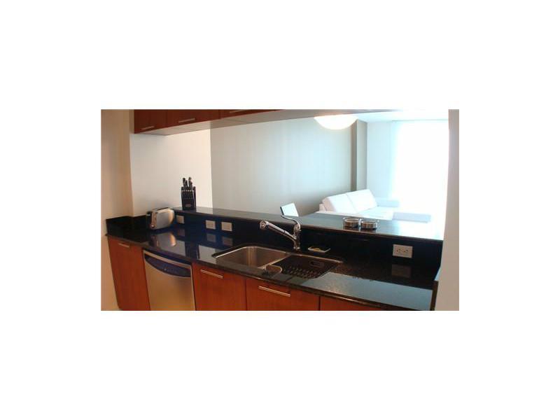 1800 CLUB CONDO - Residential Lease