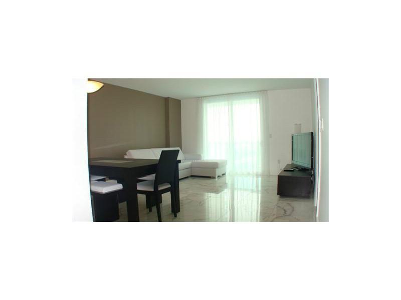 1800 CLUB CONDO - Residential Lease