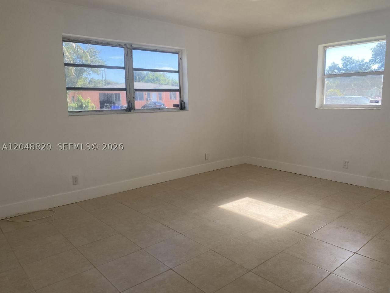 MIAMI GARDENS ESTATES - Residential Income