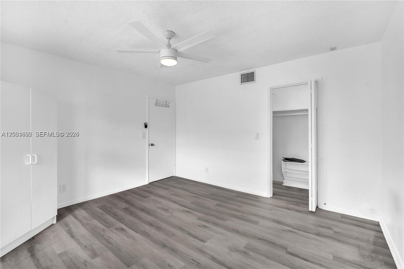 COLONIAL HOUSE CONDO - Residential