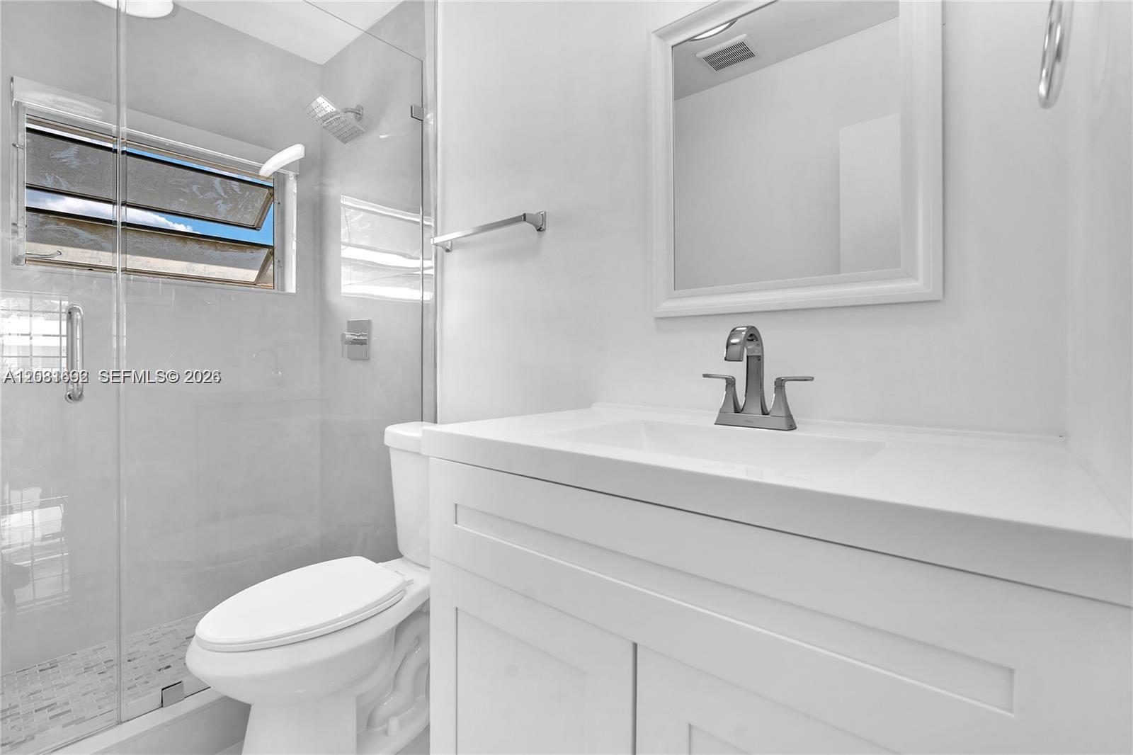 COLONIAL HOUSE CONDO - Residential
