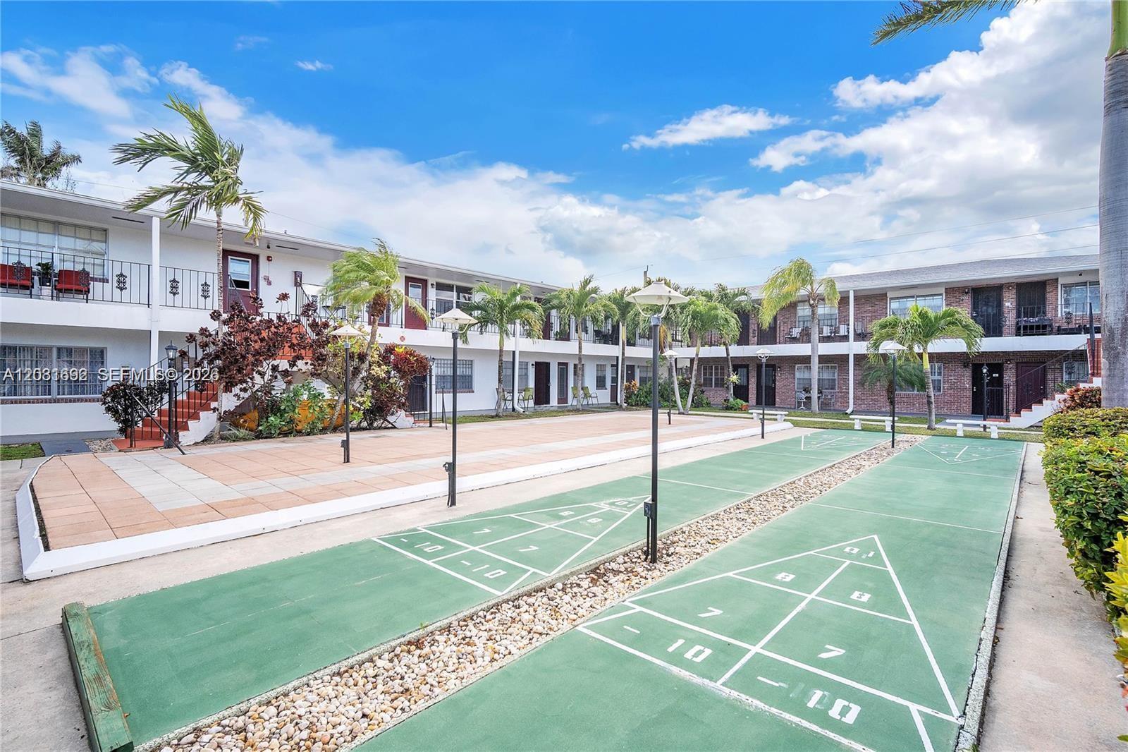 COLONIAL HOUSE CONDO - Residential