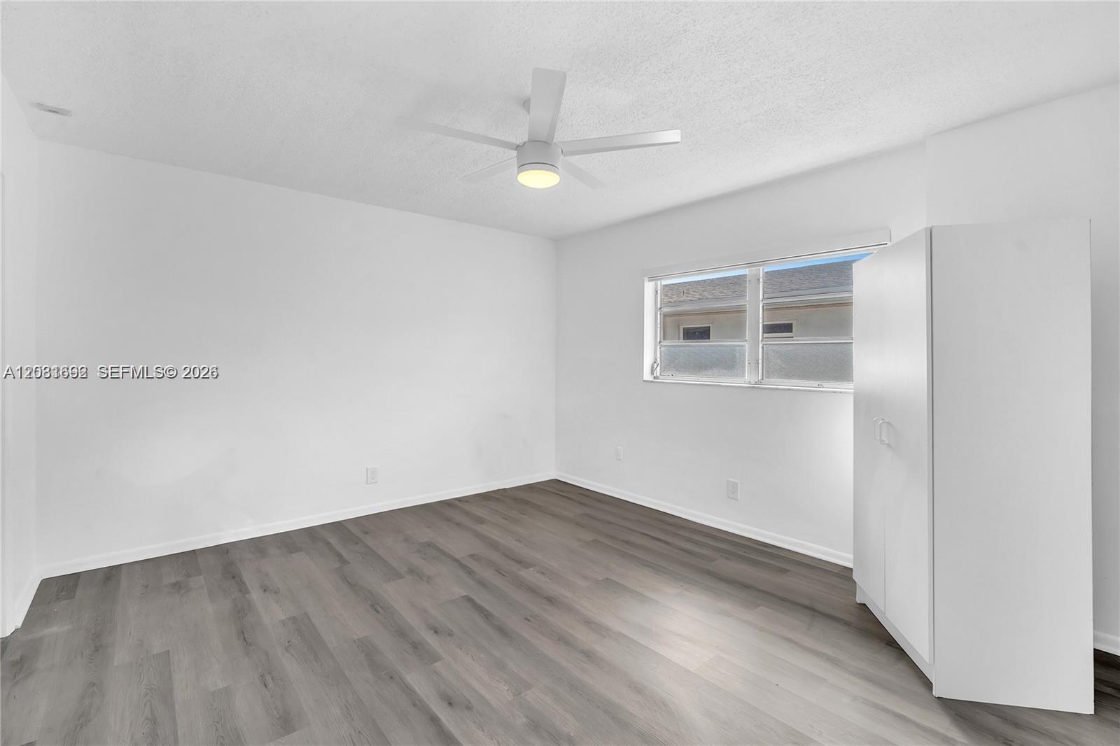 COLONIAL HOUSE CONDO - Residential
