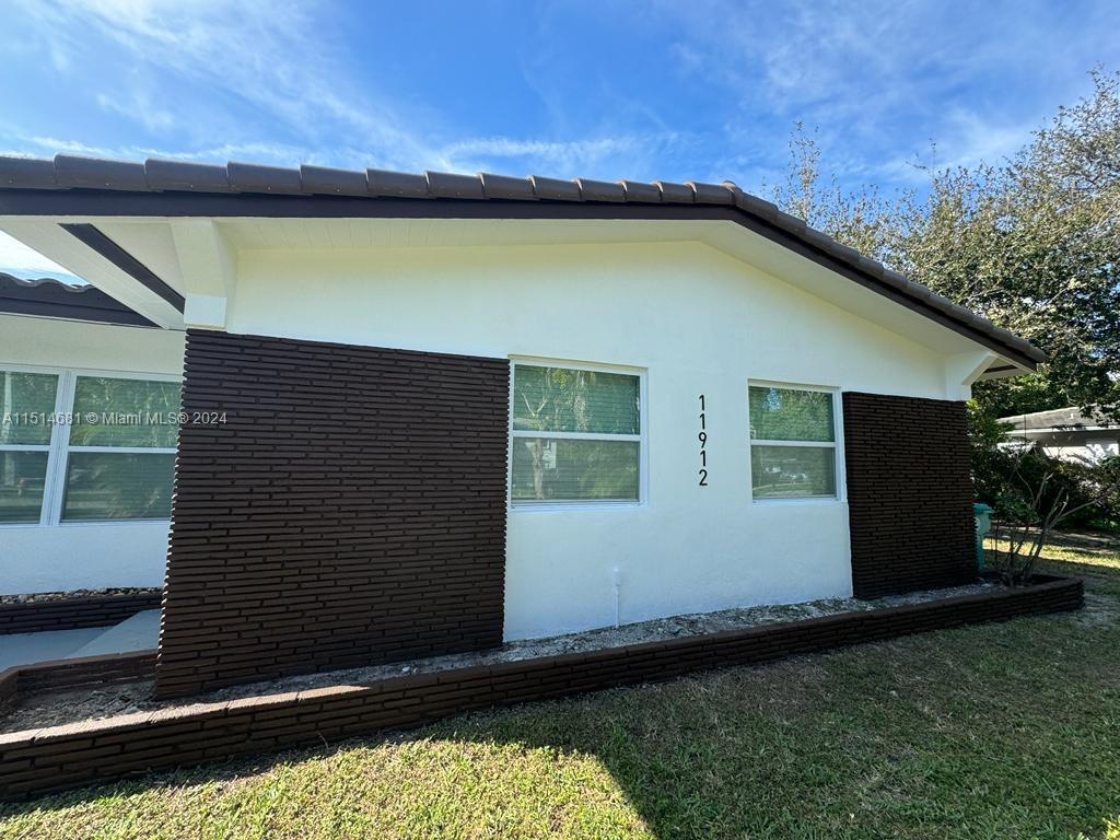 GRIFFINGS BISCAYNE PK EST - Residential Lease
