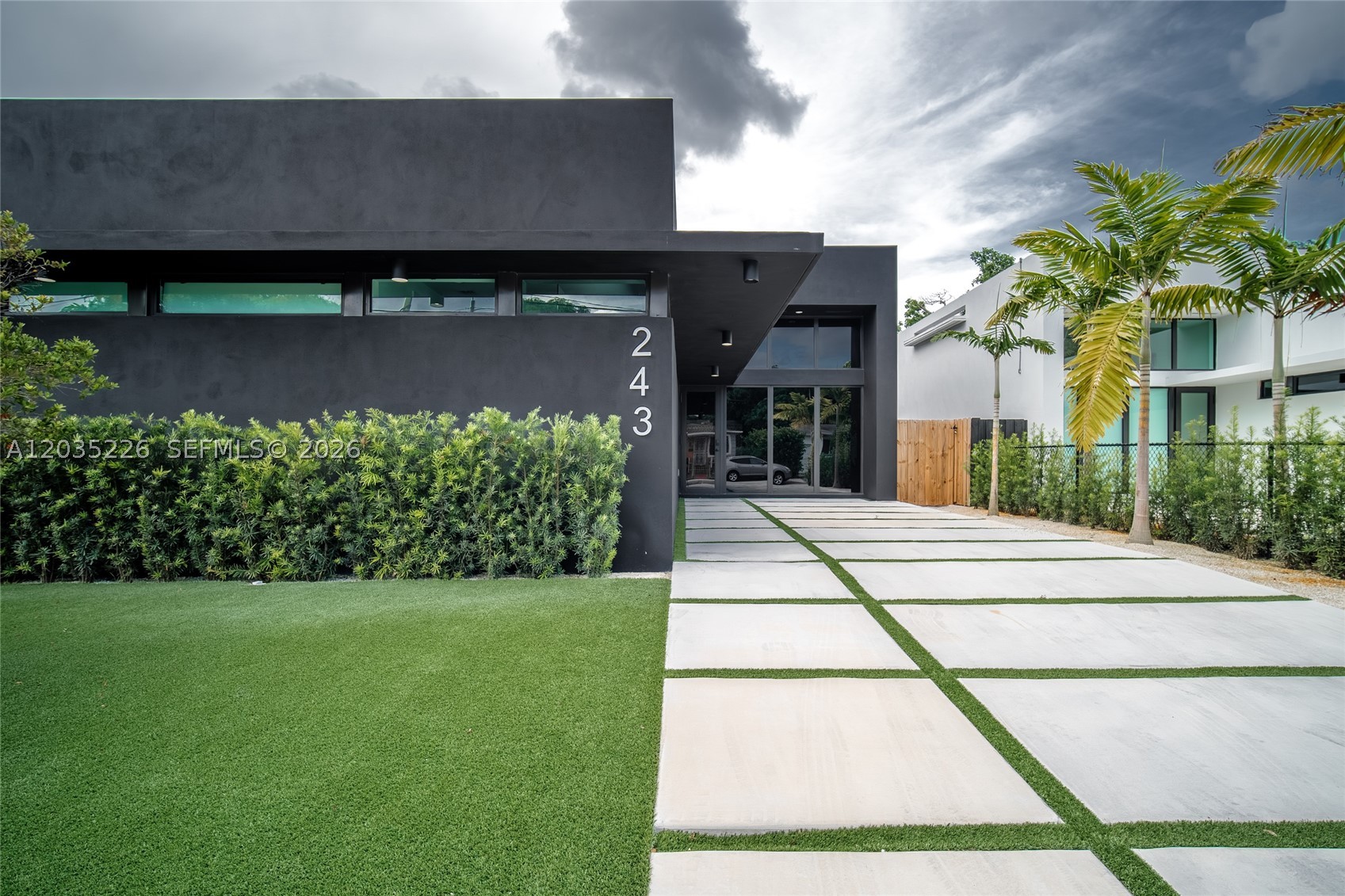 COLUMBIA PARK CORR PL - Residential