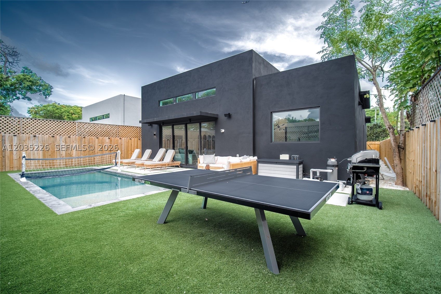 COLUMBIA PARK CORR PL - Residential