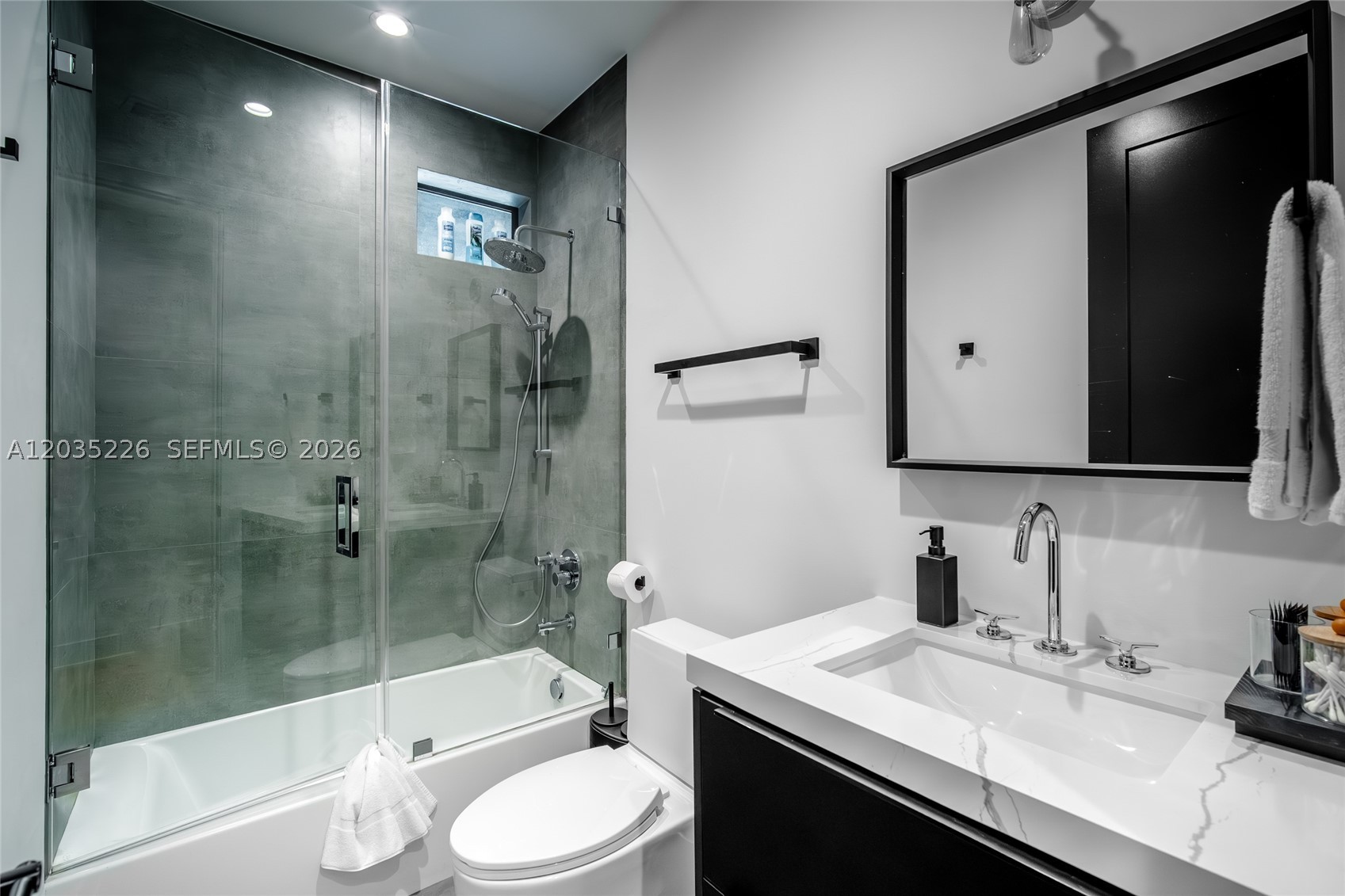 COLUMBIA PARK CORR PL - Residential