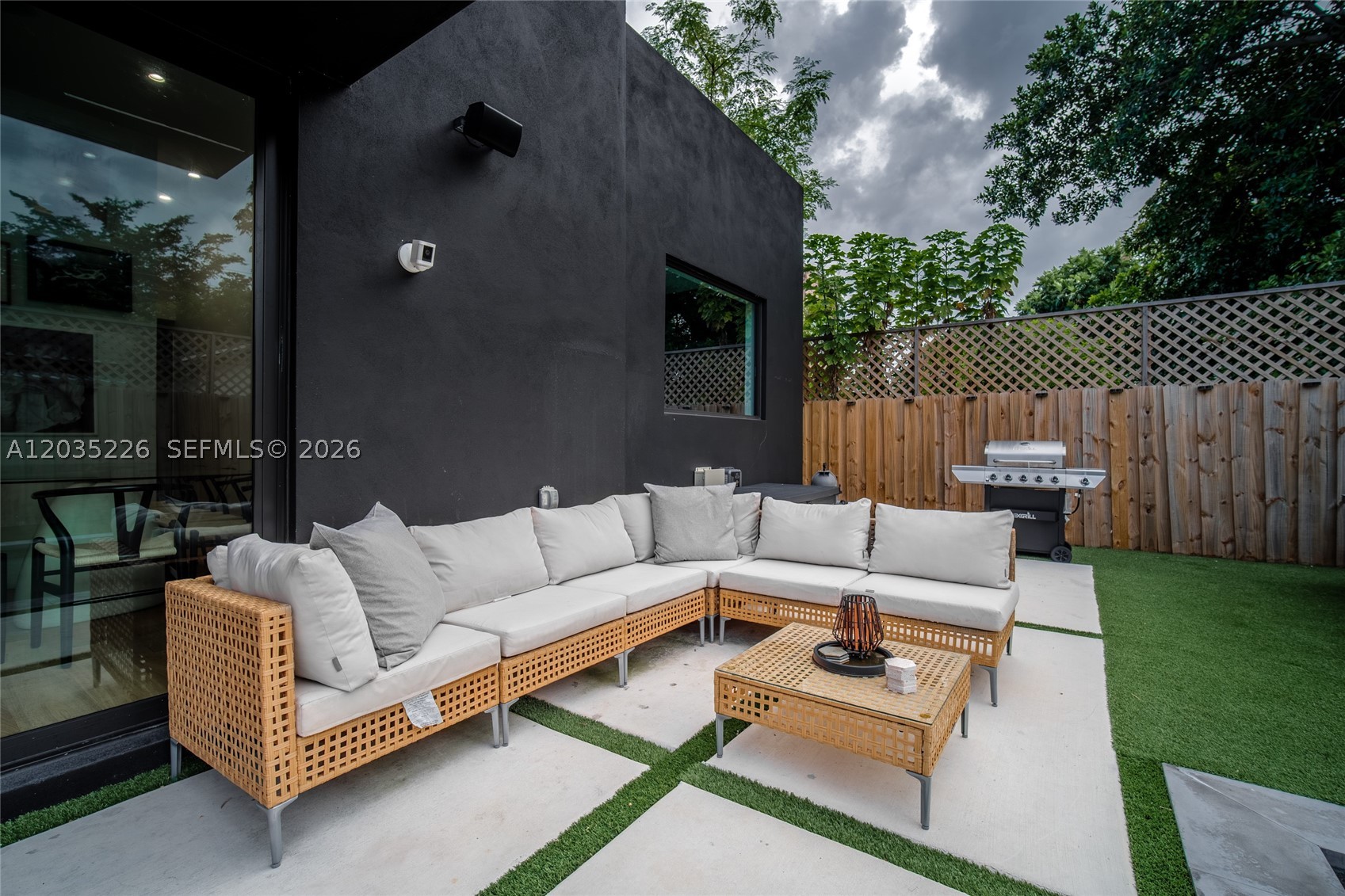 COLUMBIA PARK CORR PL - Residential
