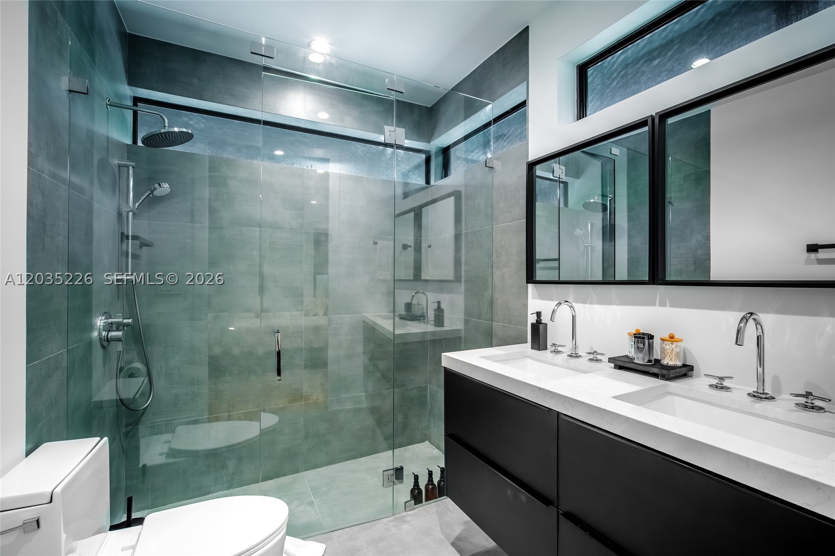 COLUMBIA PARK CORR PL - Residential