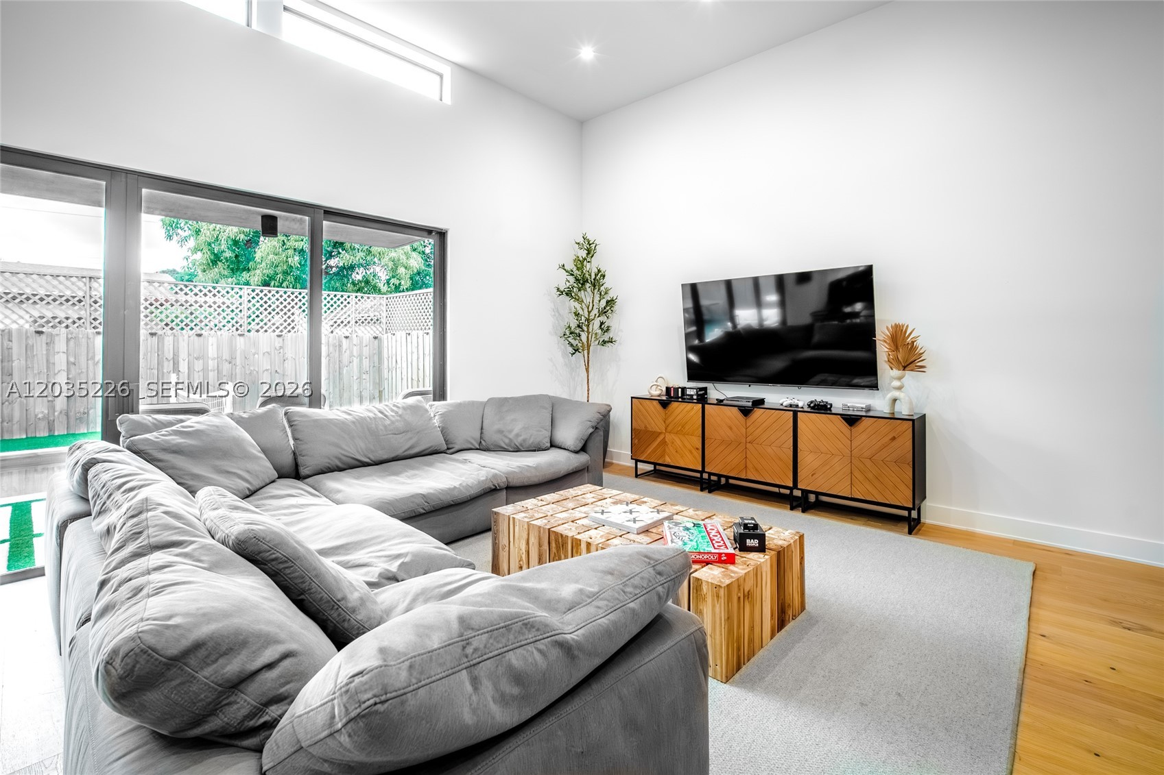 COLUMBIA PARK CORR PL - Residential