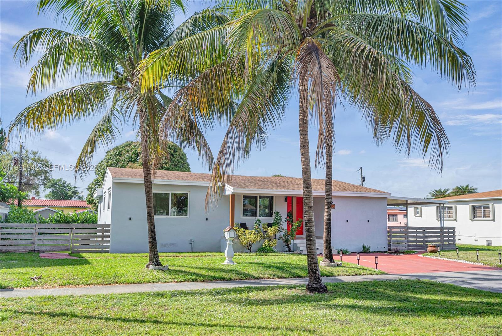 CRAVERO LAKE SHORE ESTATE - Residential