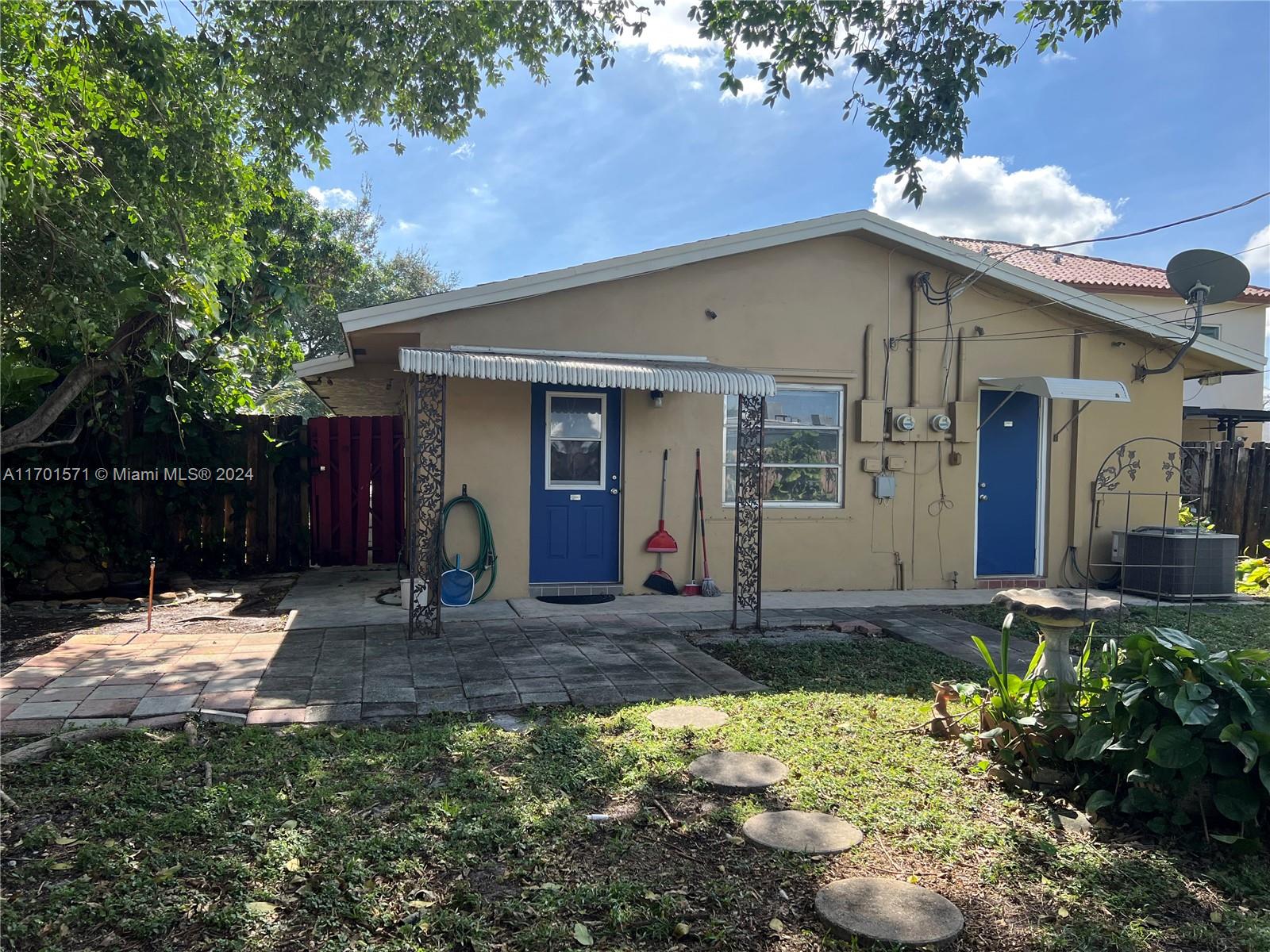 HOLLYWOOD BEACH GARDENS - Residential Income