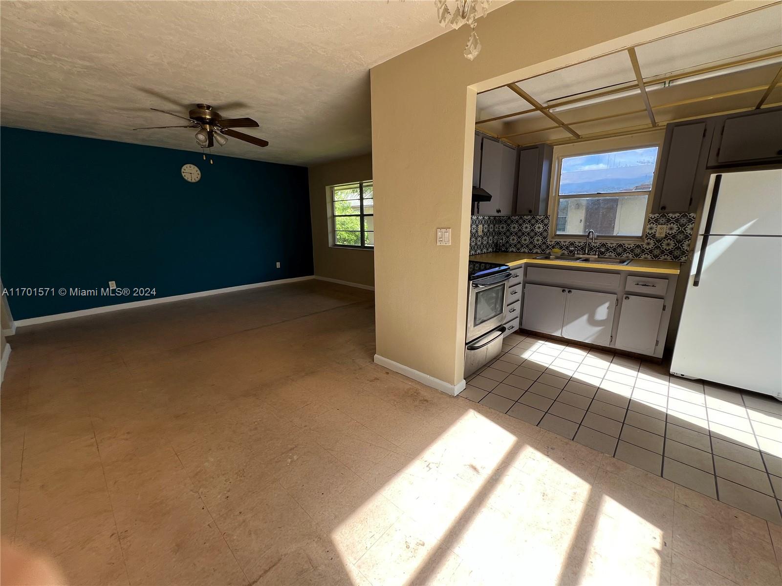 HOLLYWOOD BEACH GARDENS - Residential Income