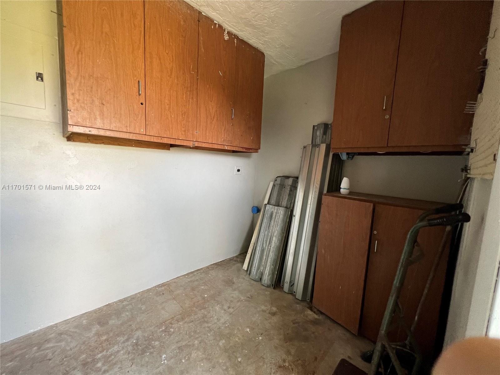 HOLLYWOOD BEACH GARDENS - Residential Income
