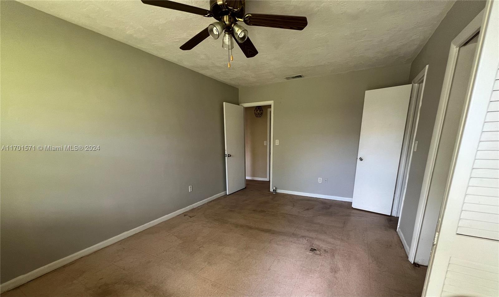 HOLLYWOOD BEACH GARDENS - Residential Income