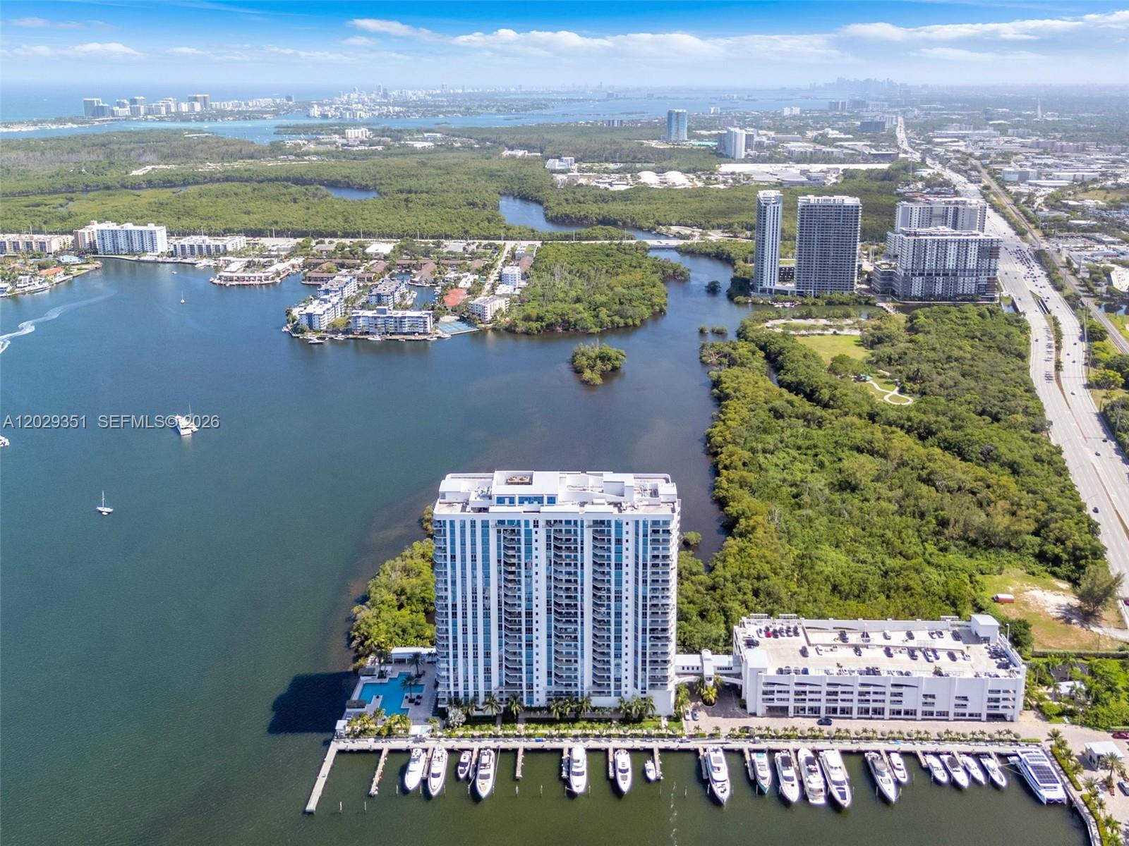 THE RESERVE MARINA PALMS - Residential