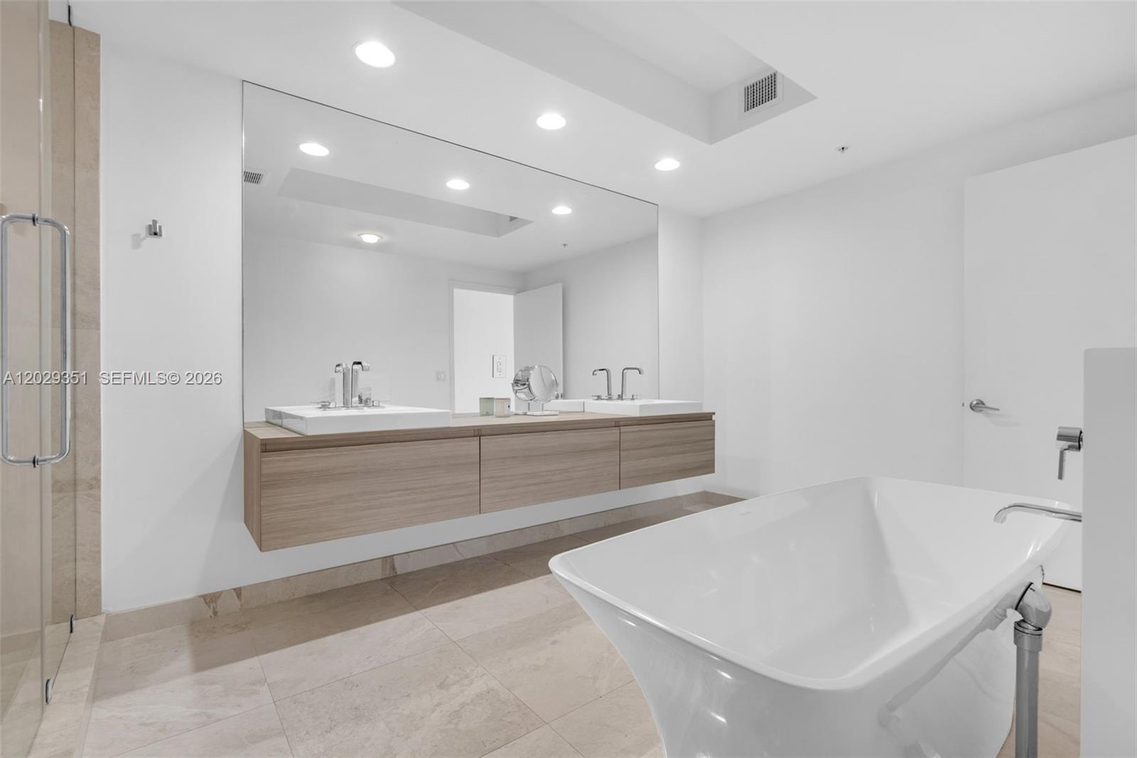 THE RESERVE MARINA PALMS - Residential