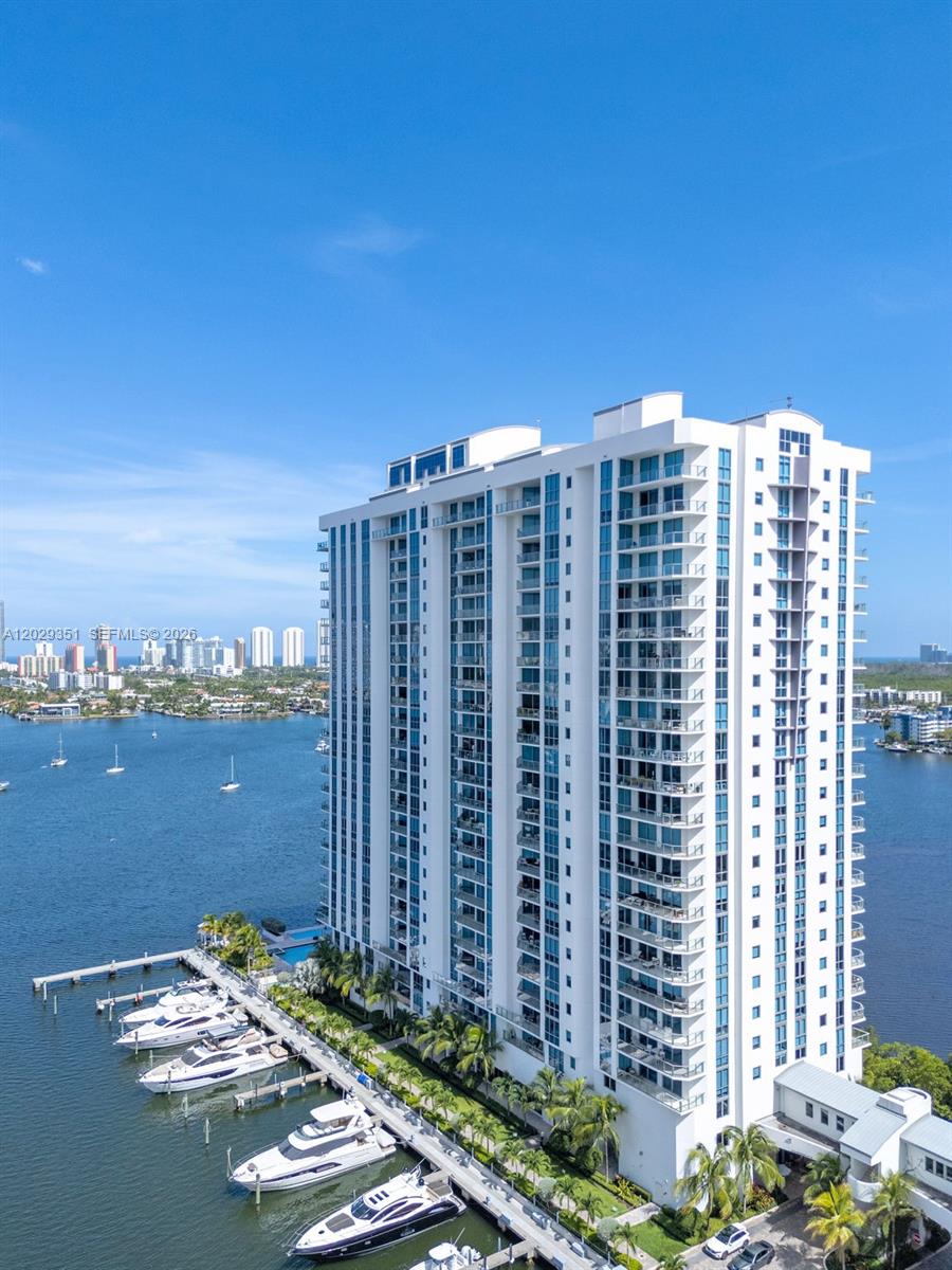 THE RESERVE MARINA PALMS - Residential