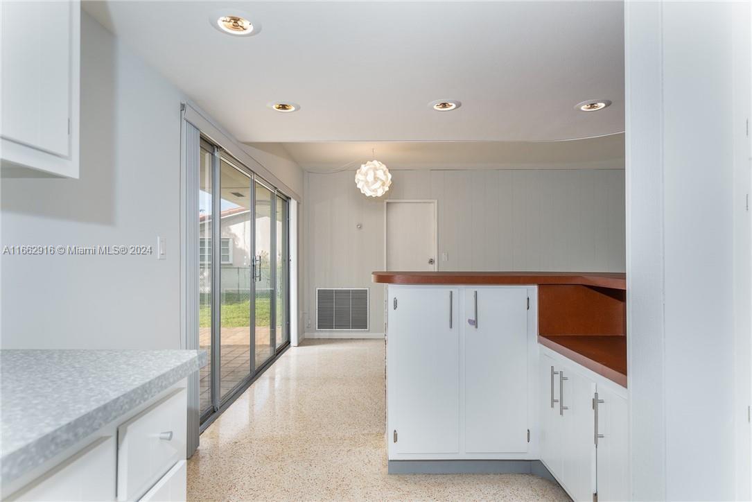 MIAMI LAKES SEC 6 - Residential Lease