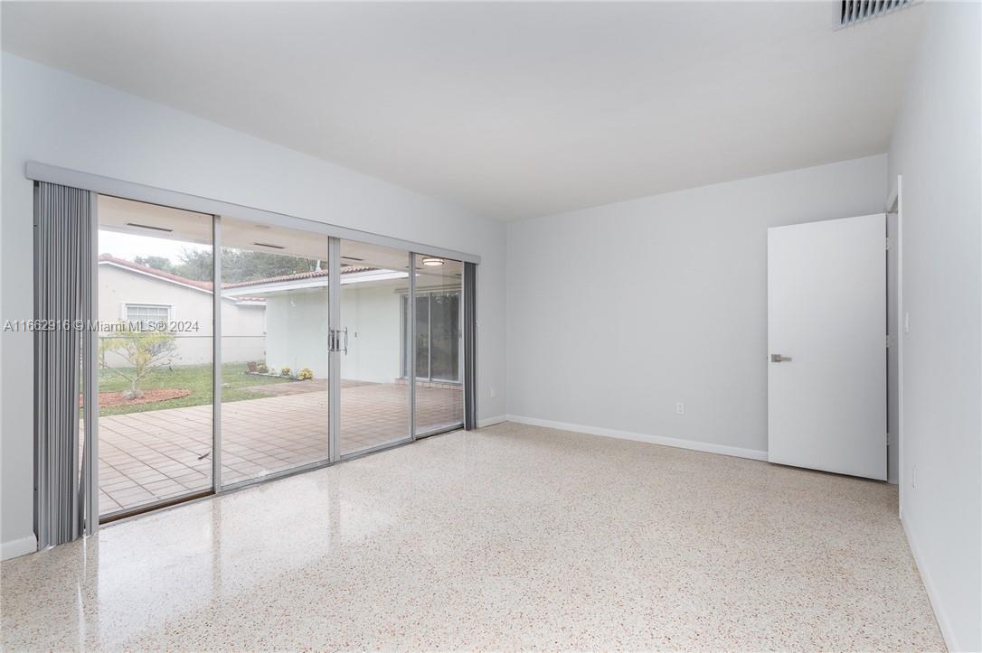 MIAMI LAKES SEC 6 - Residential Lease