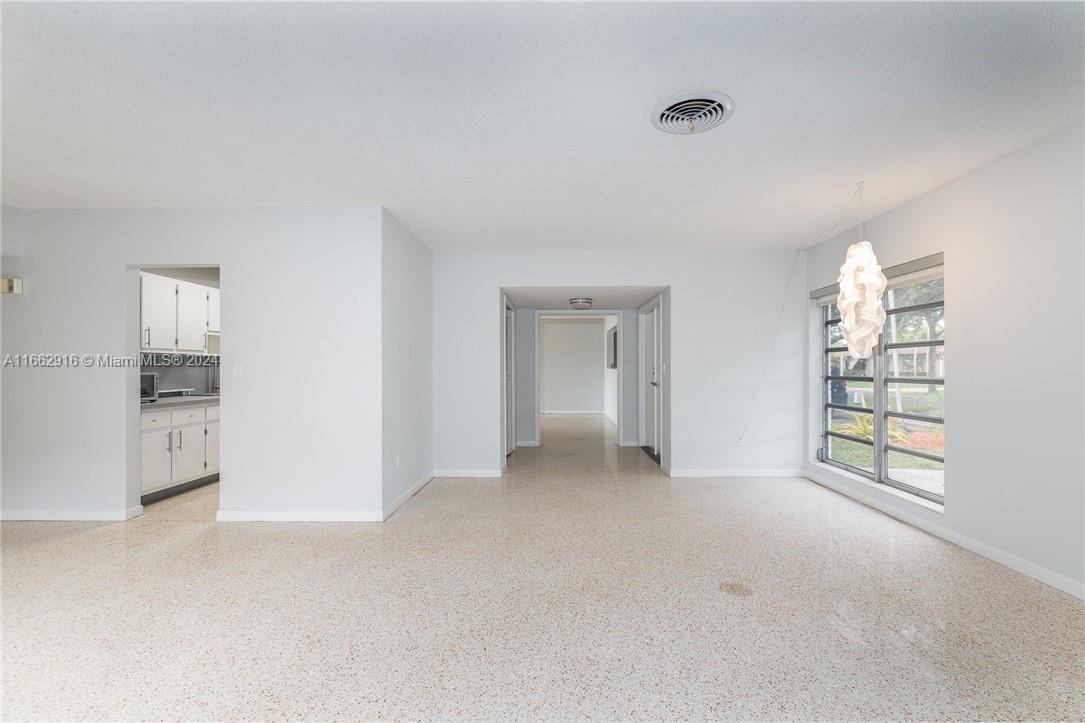 MIAMI LAKES SEC 6 - Residential Lease