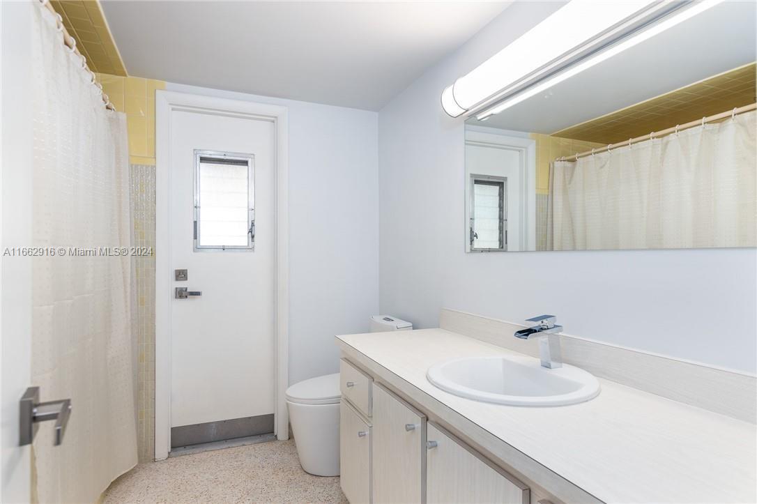 MIAMI LAKES SEC 6 - Residential Lease