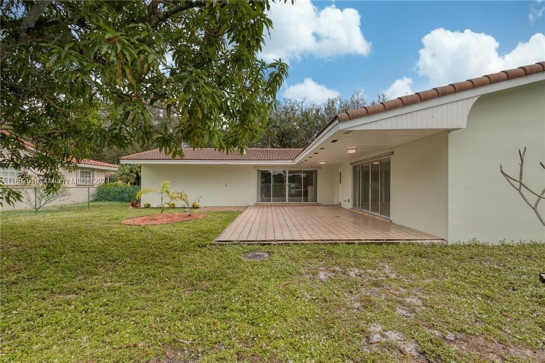 MIAMI LAKES SEC 6 - Residential Lease