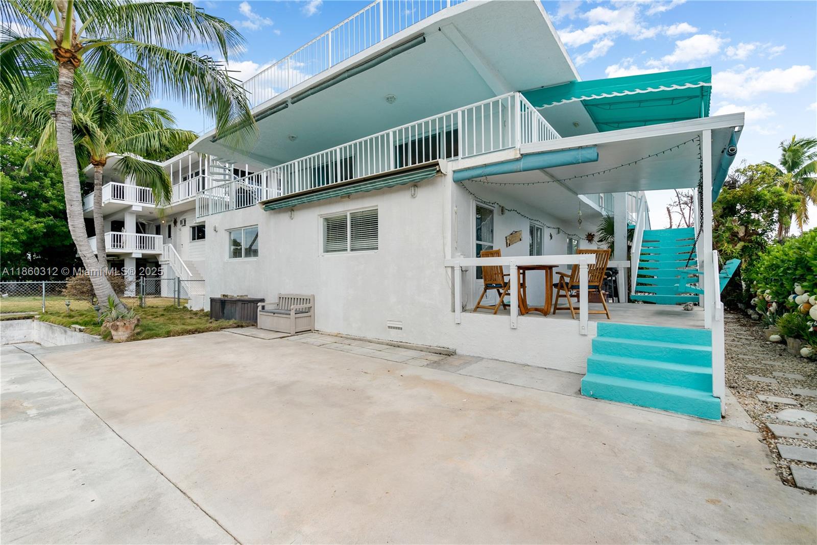 ROCK HARBOR ESTATE - Residential