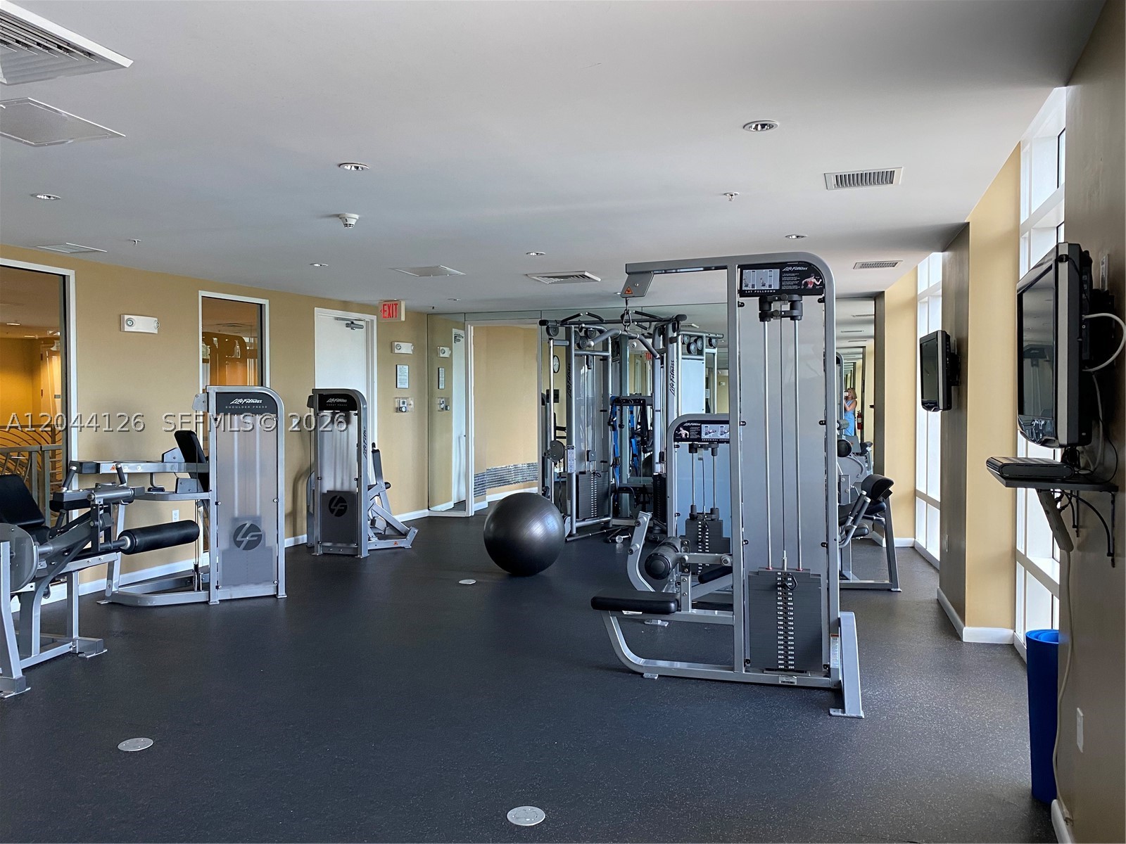 DUO CONDOMINIUM WEST - Residential Lease