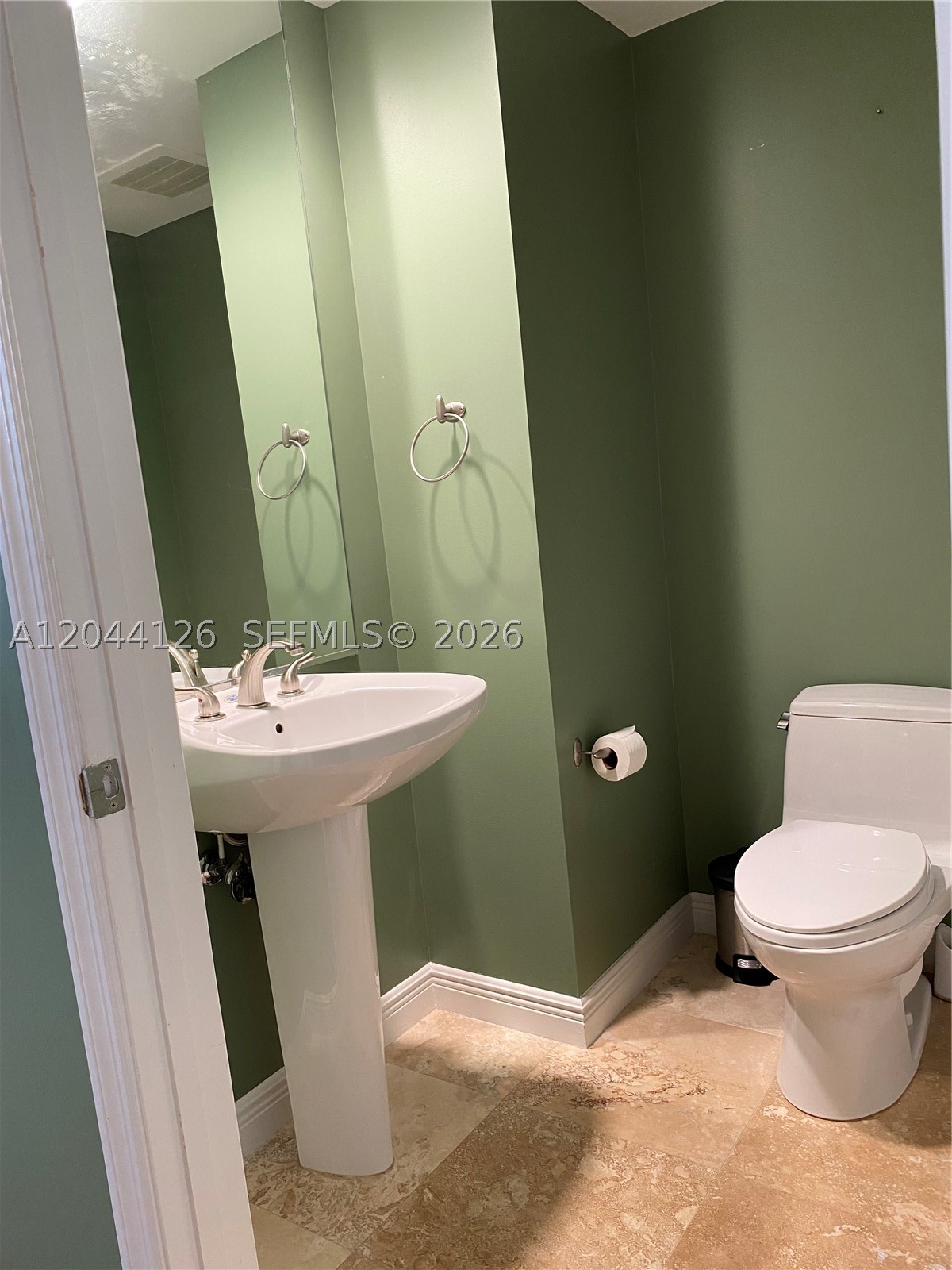 DUO CONDOMINIUM WEST - Residential Lease