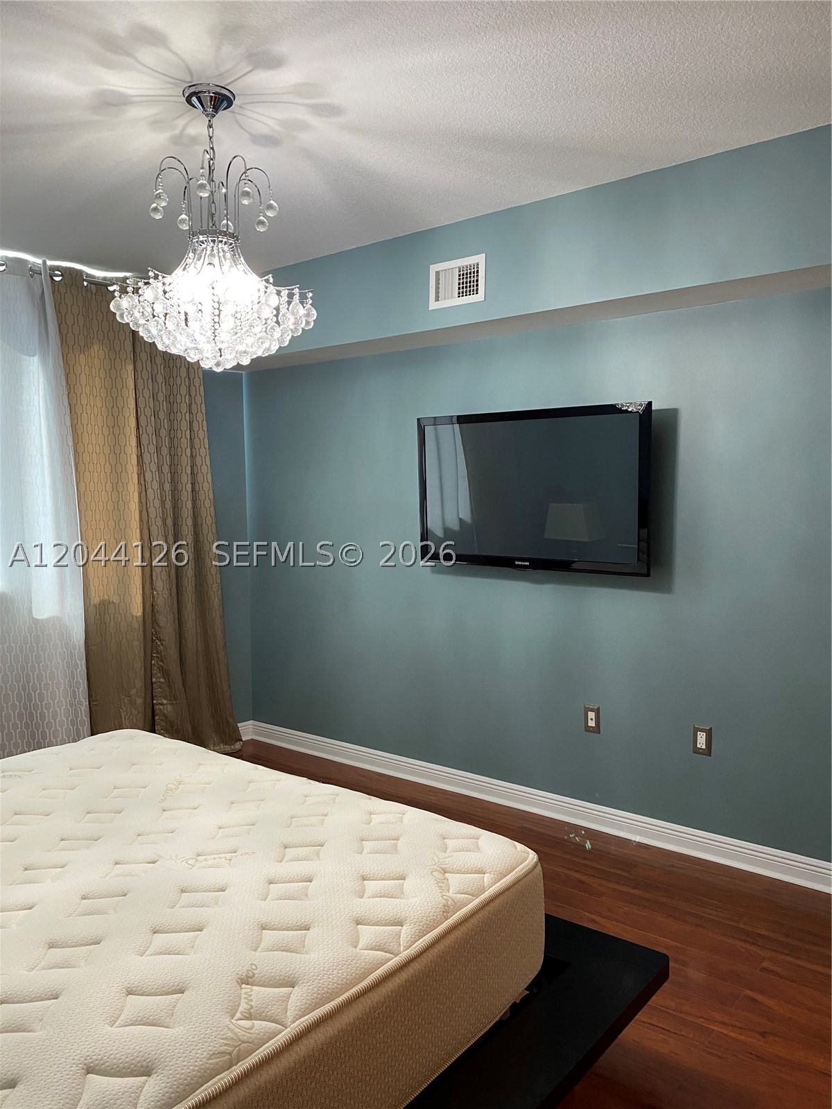 DUO CONDOMINIUM WEST - Residential Lease