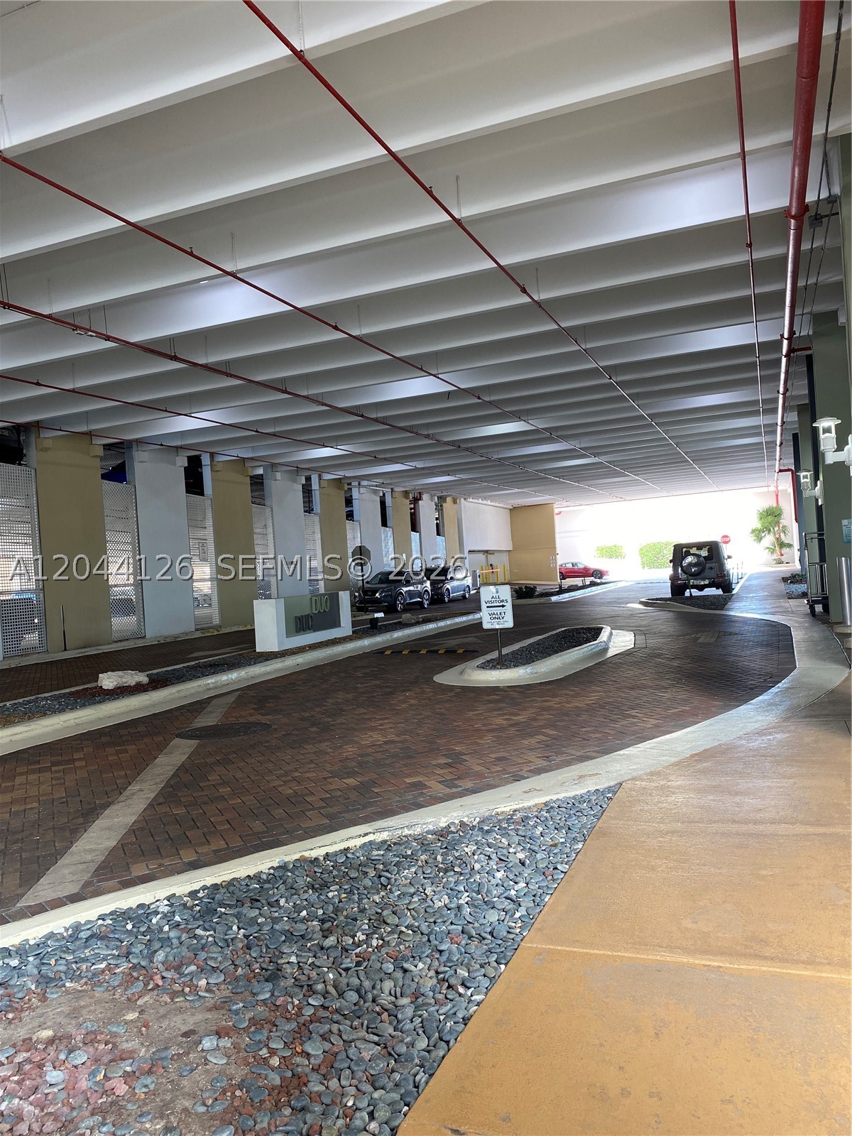 DUO CONDOMINIUM WEST - Residential Lease