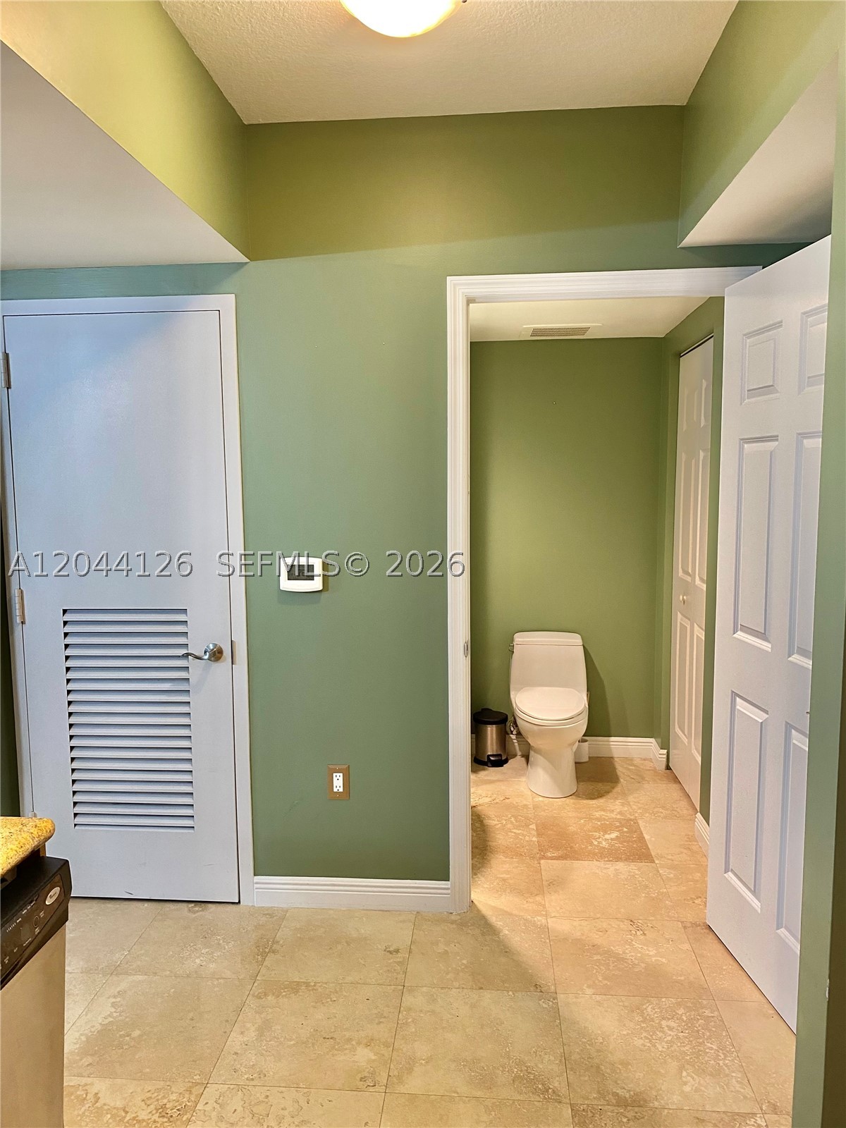 DUO CONDOMINIUM WEST - Residential Lease