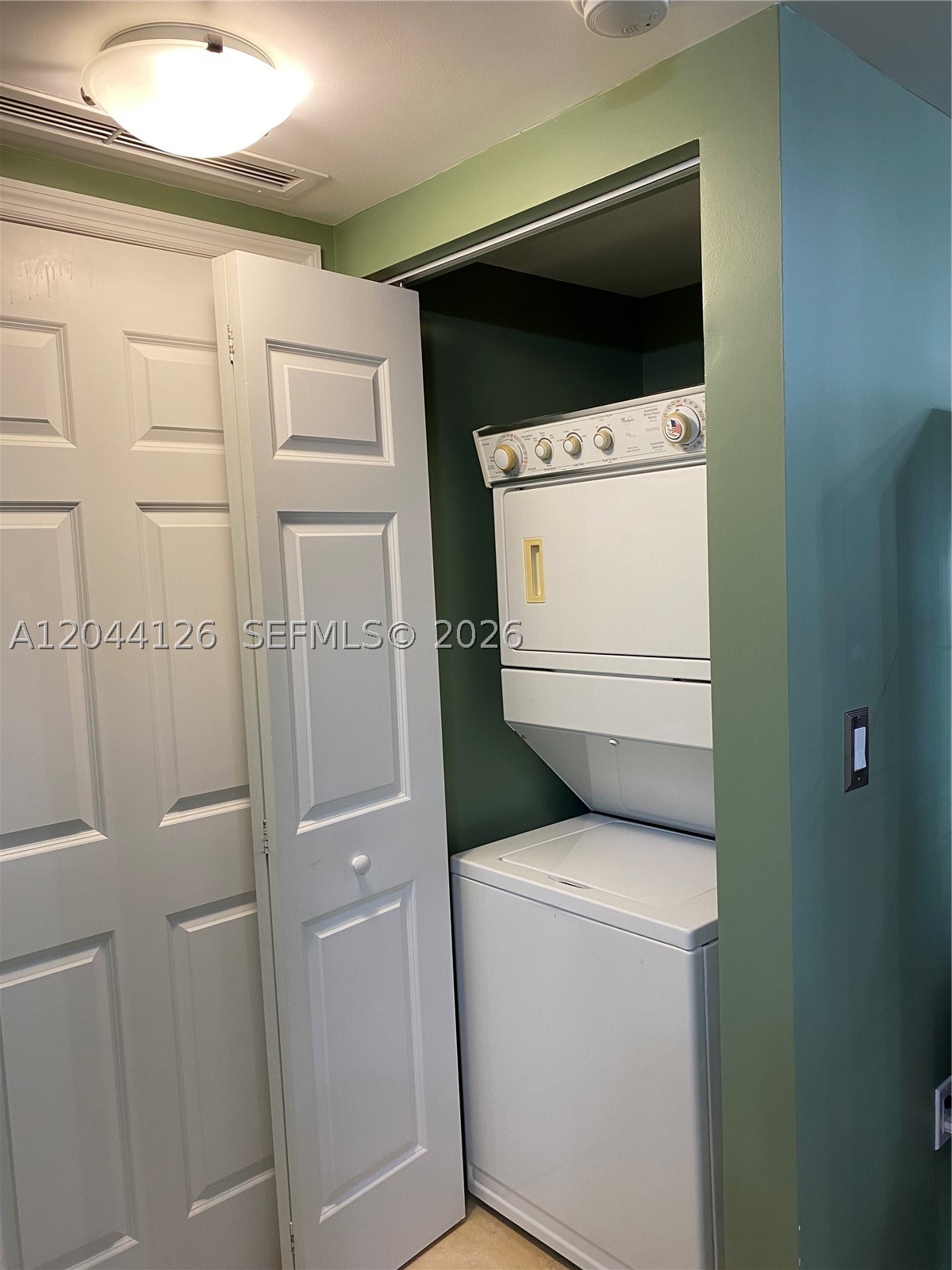DUO CONDOMINIUM WEST - Residential Lease