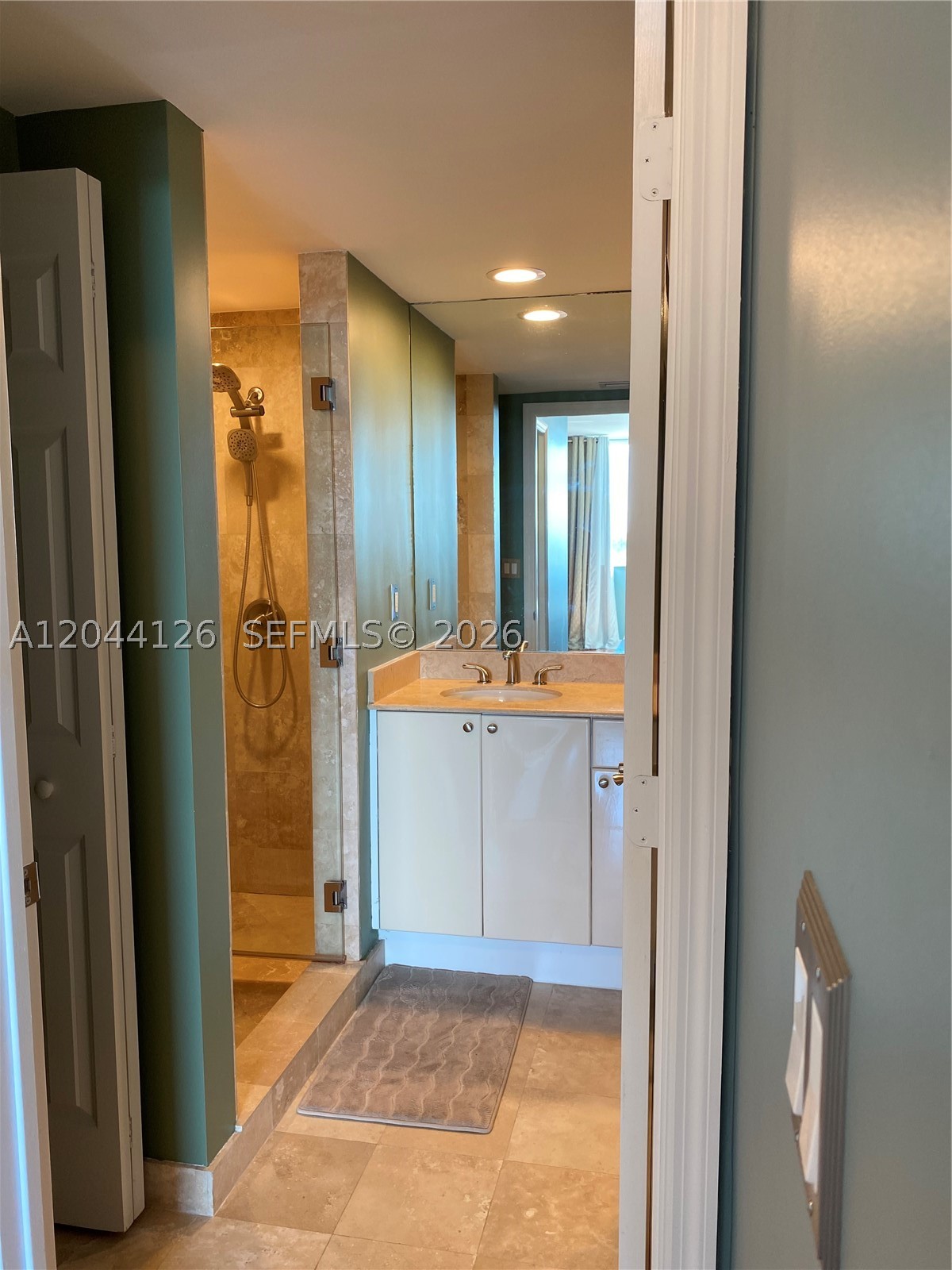 DUO CONDOMINIUM WEST - Residential Lease