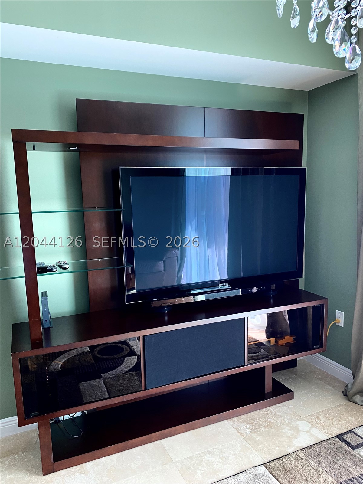 DUO CONDOMINIUM WEST - Residential Lease