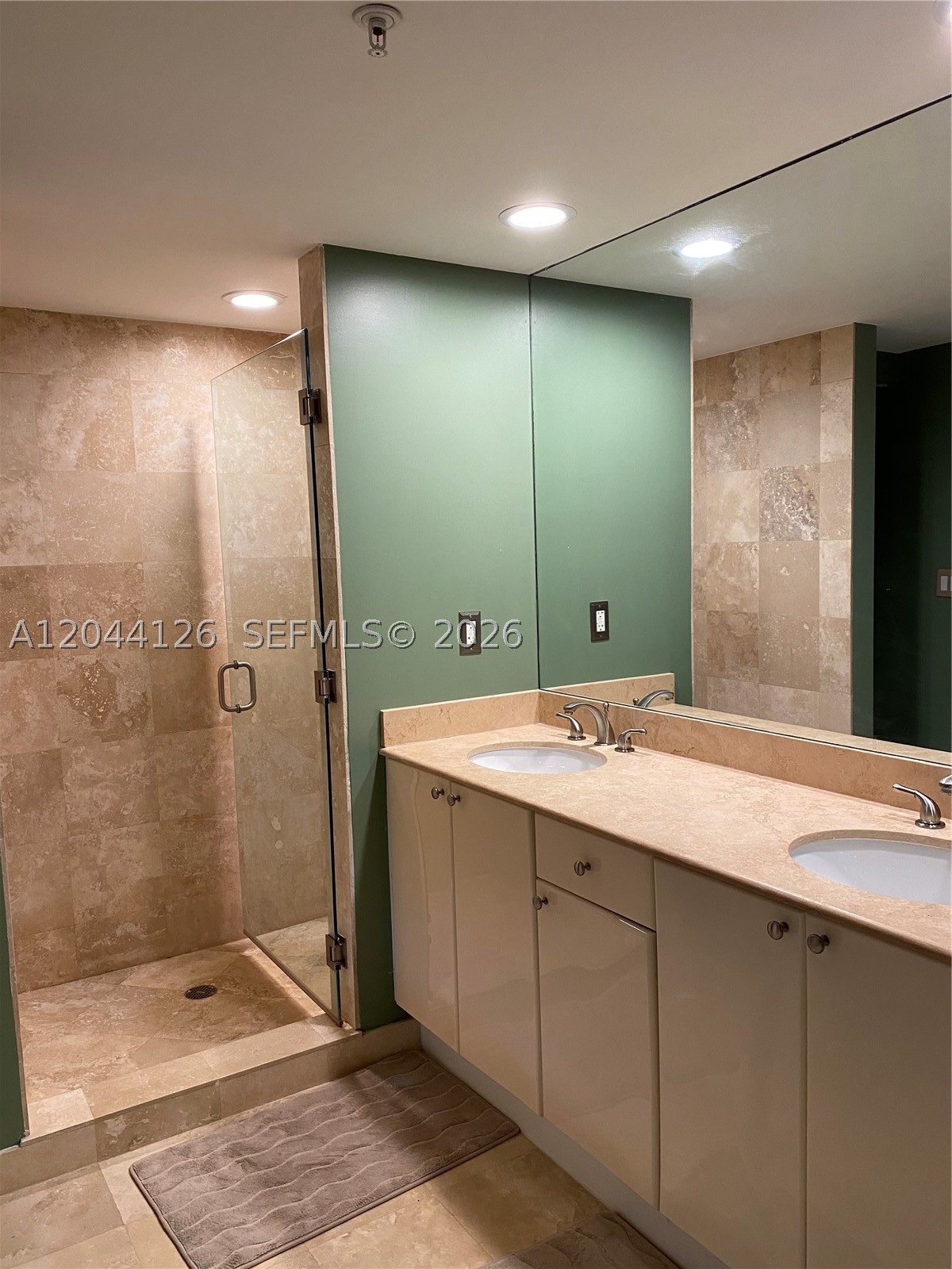 DUO CONDOMINIUM WEST - Residential Lease