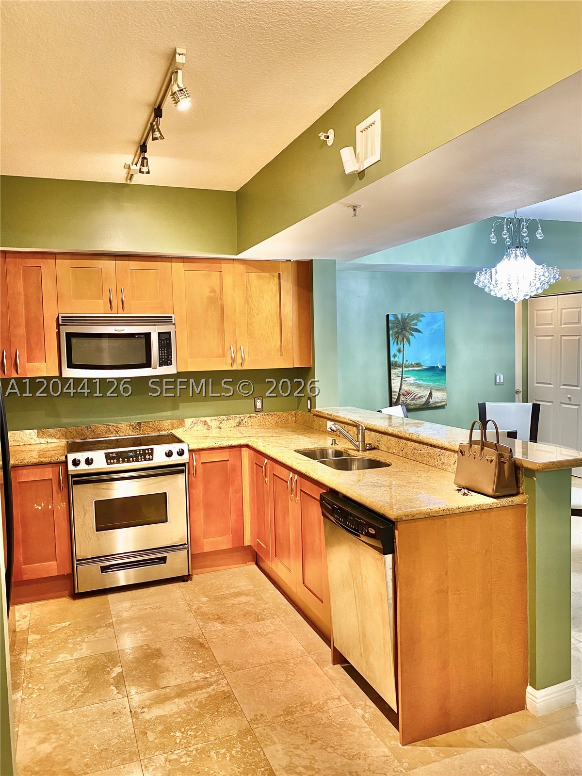 DUO CONDOMINIUM WEST - Residential Lease