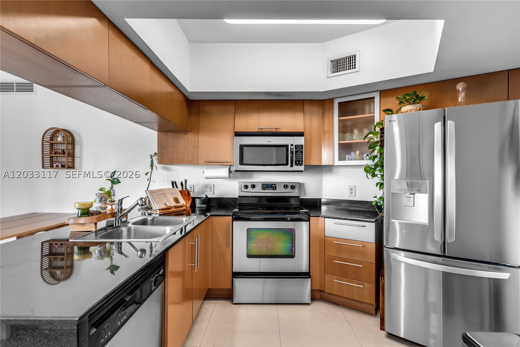 OPERA TOWER CONDO - Residential Lease