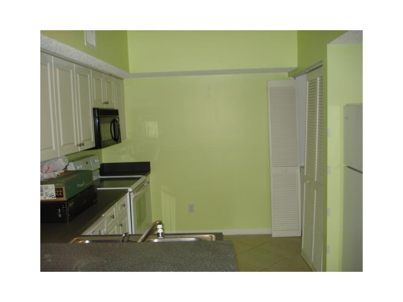 LA VIA CONDO - Residential Lease