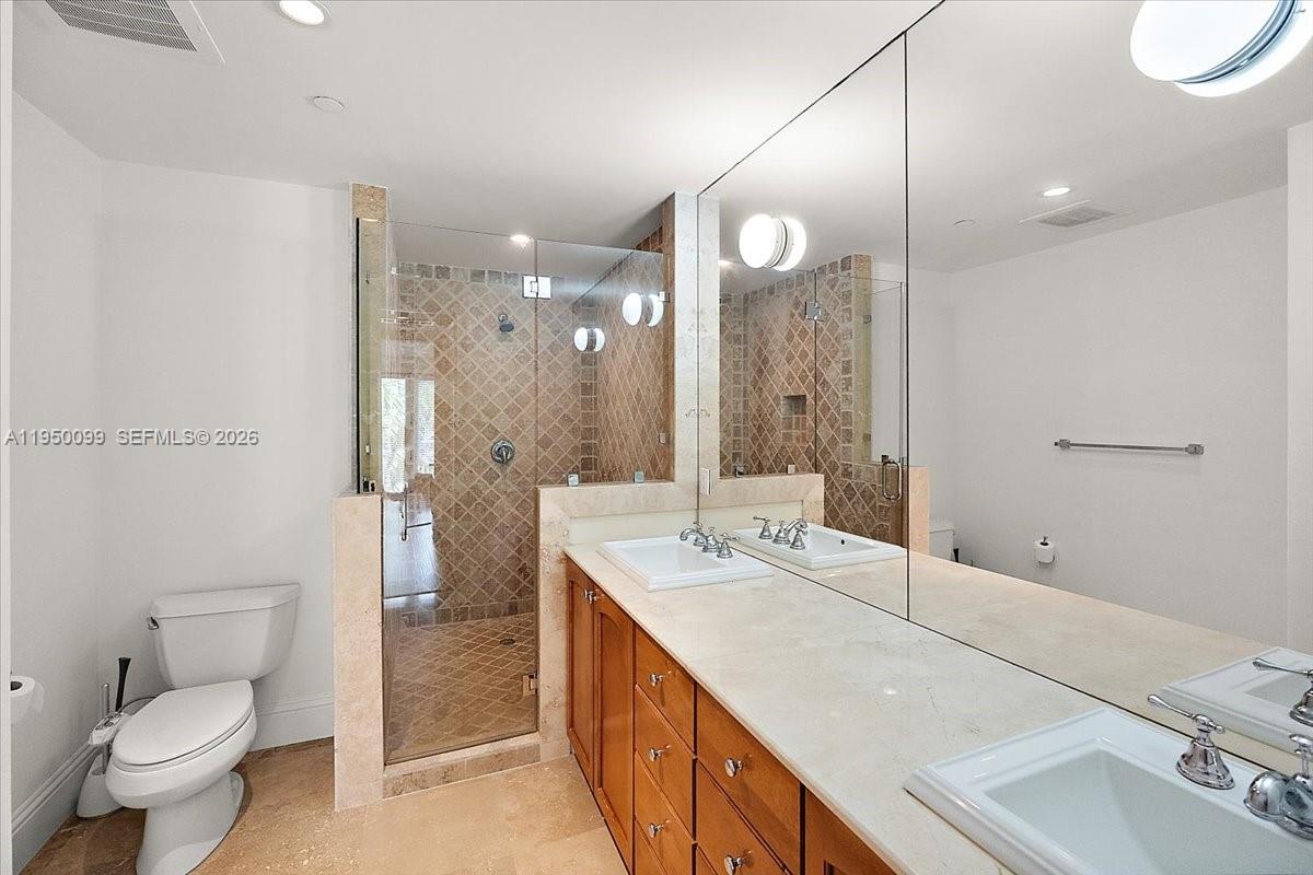 CLOISTERS ON THE BAY COND - Residential