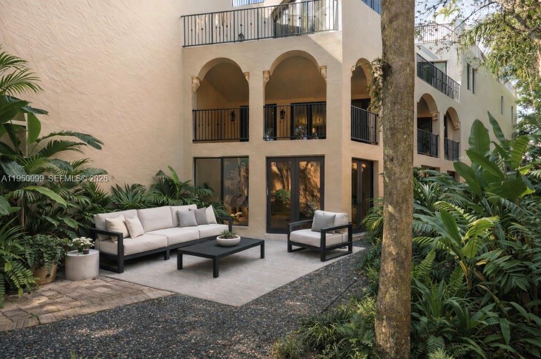 CLOISTERS ON THE BAY COND - Residential