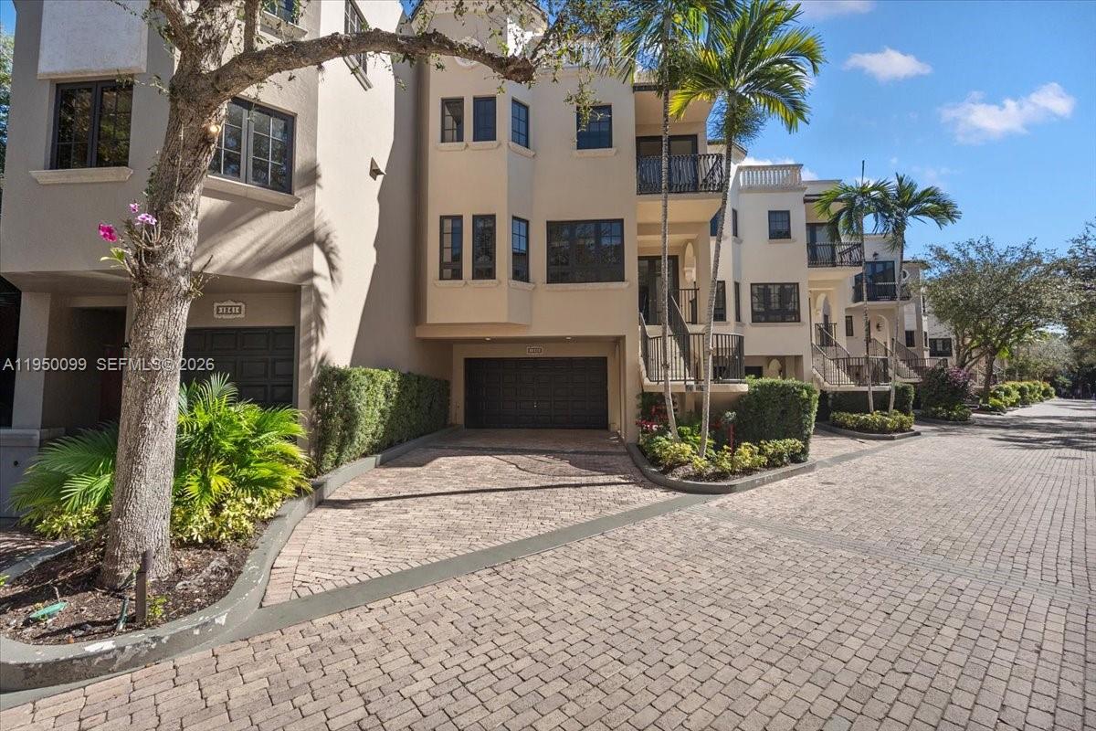 CLOISTERS ON THE BAY COND - Residential