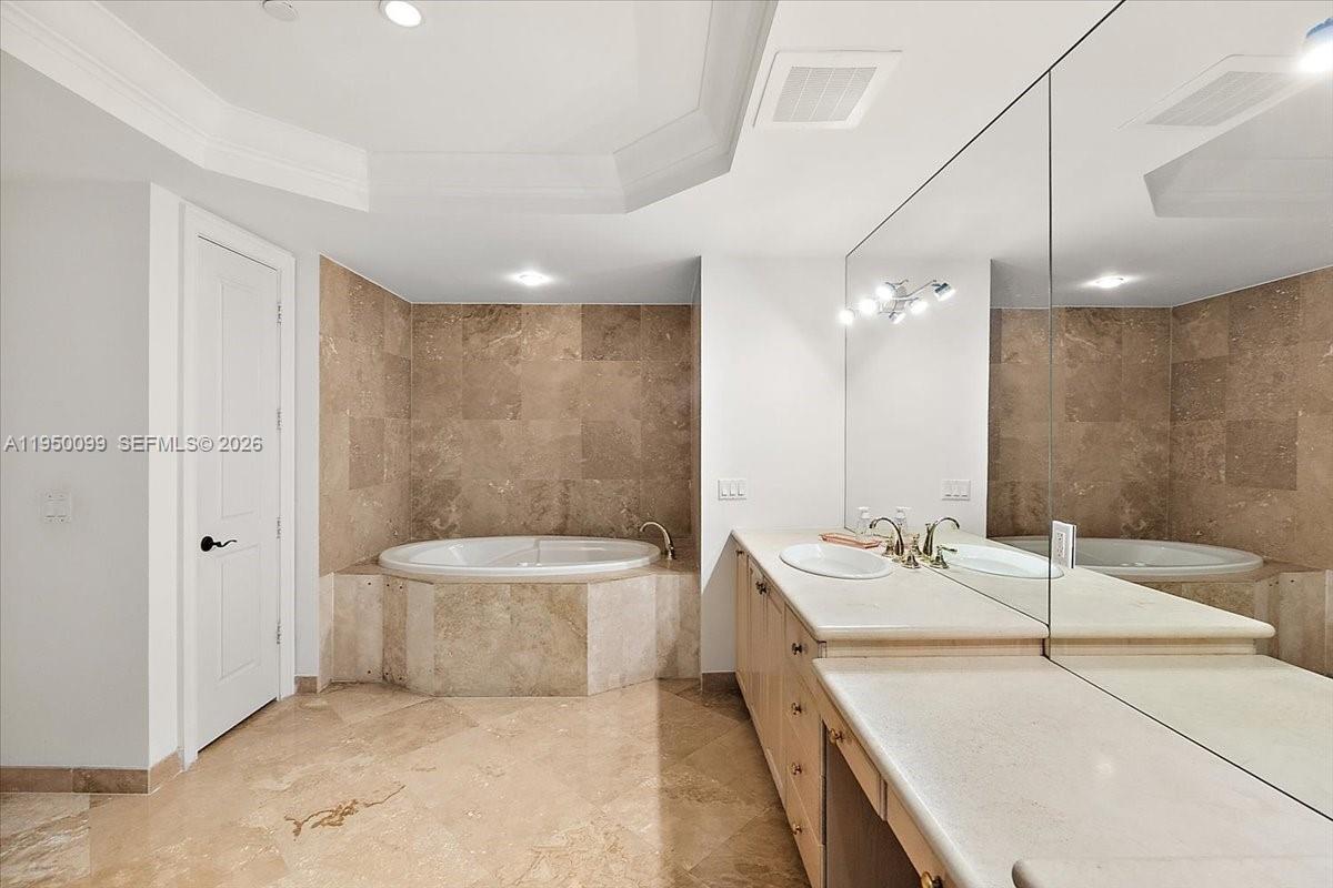 CLOISTERS ON THE BAY COND - Residential
