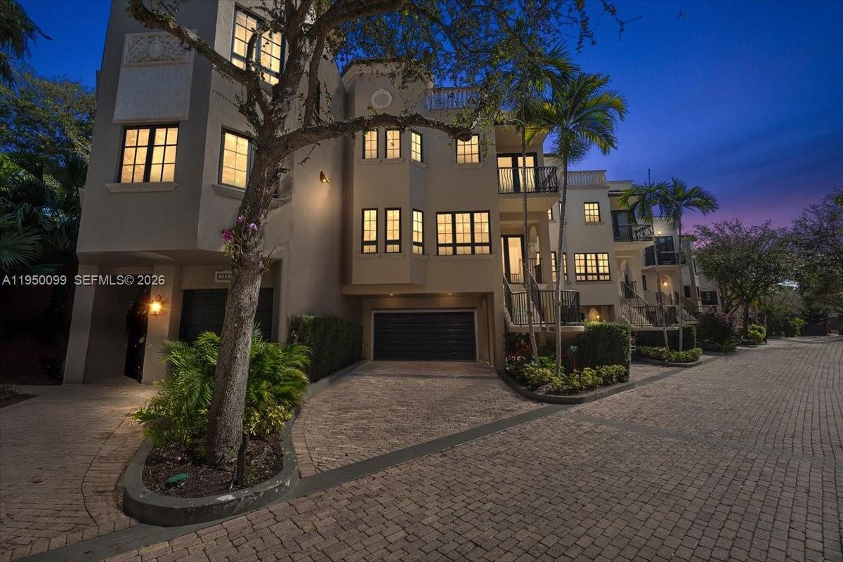 CLOISTERS ON THE BAY COND - Residential