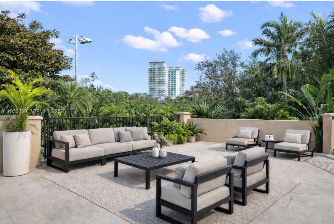 CLOISTERS ON THE BAY COND - Residential