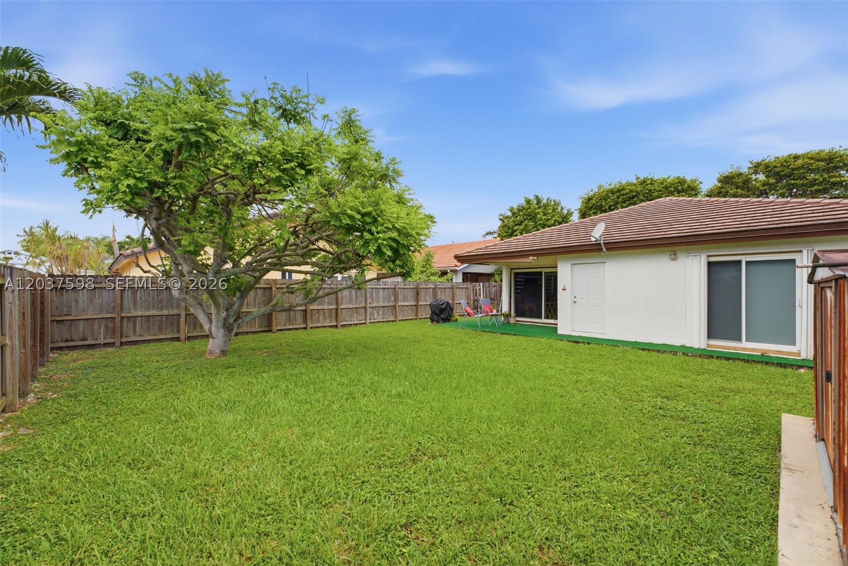 PEACOCKS POINT - Residential
