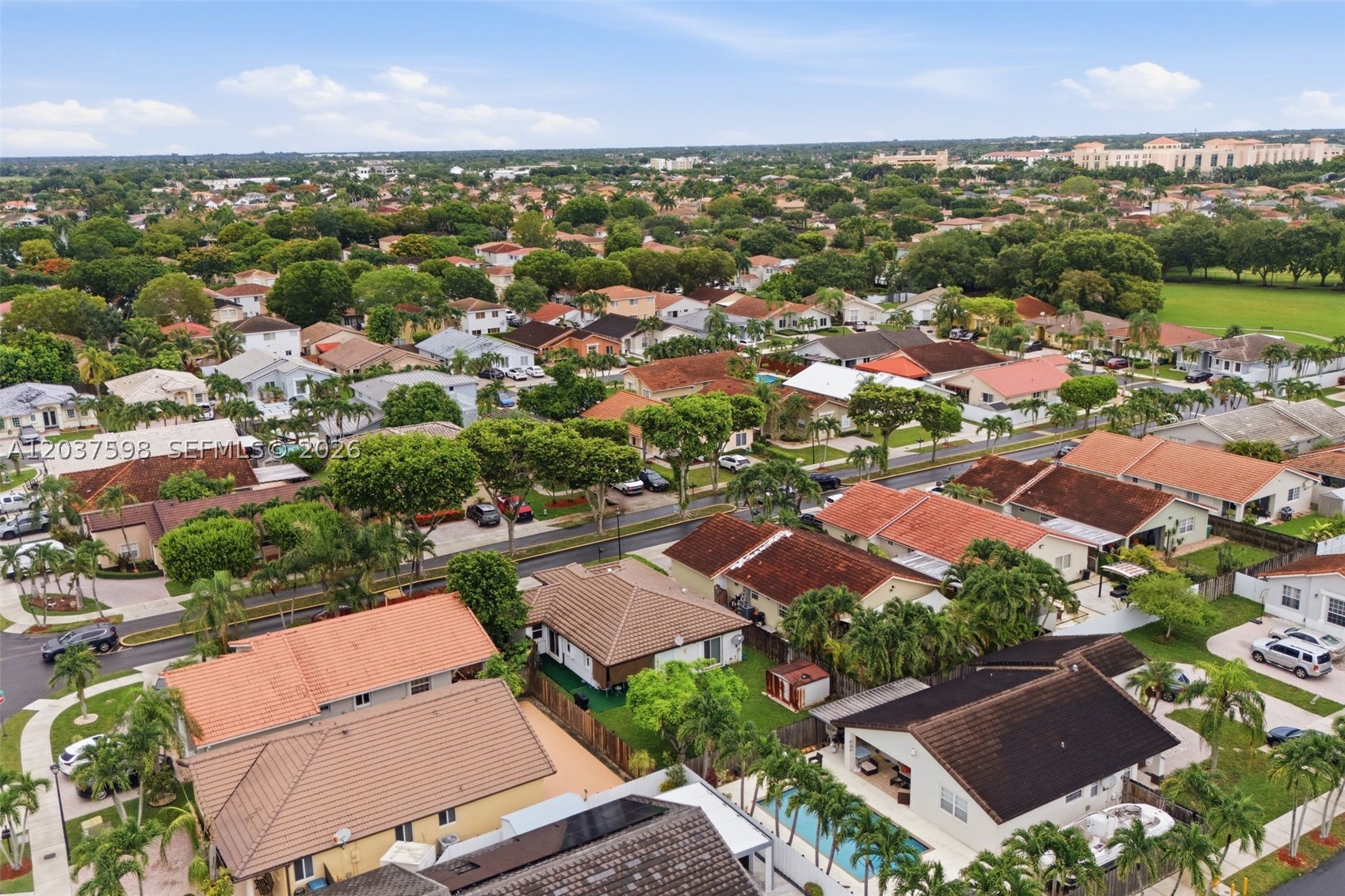 PEACOCKS POINT - Residential