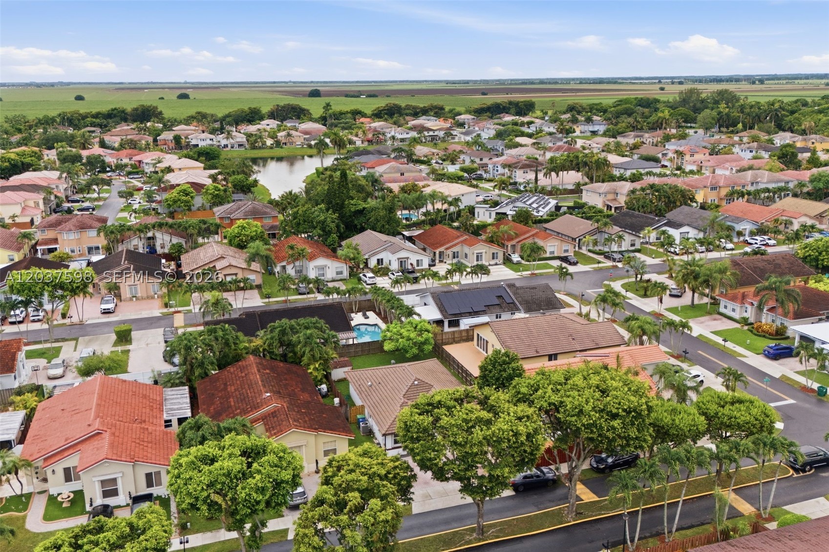 PEACOCKS POINT - Residential