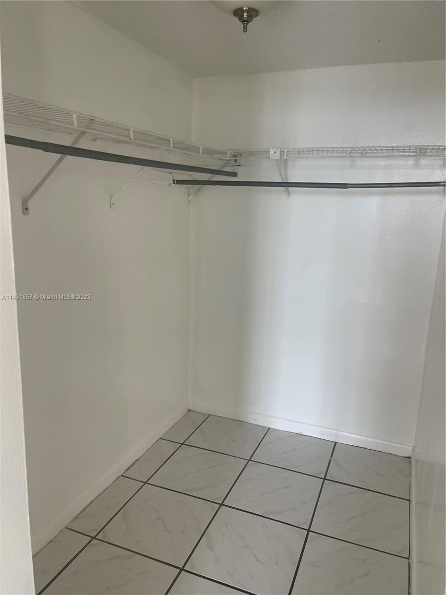 INTERNATIONAL TOWERS CONDO - Residential Lease